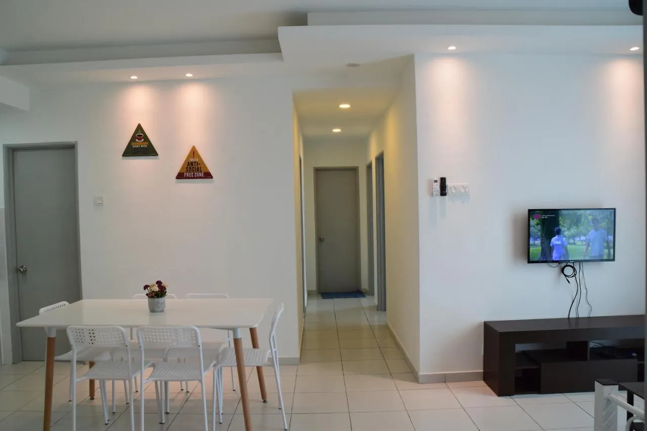 Zizz Angels Ikhwan Homestay Damansara Petaling Jaya Apartment